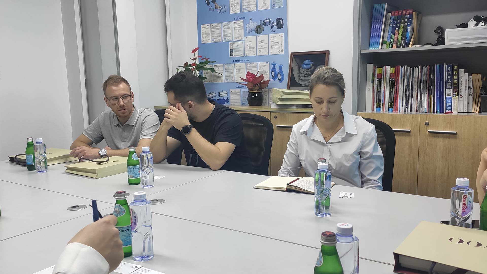 國(guó)外客戶(hù)蒞臨得銳自動(dòng)化，就有關(guān)項(xiàng)目合作展開(kāi)會(huì)談
